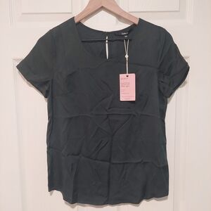 NWT! Quince Washable Stretch Silk Forrest Green Tee! Sz. XS! (B13)